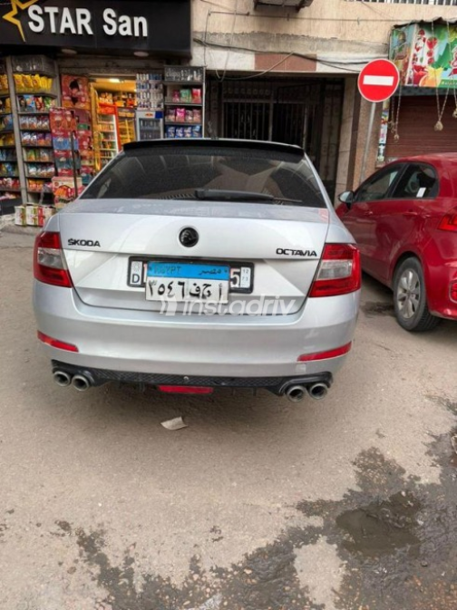سكودا اوكتافيا A7 2015 فضي أوتوماتيك مستعملة للبيع في المعادى - 8