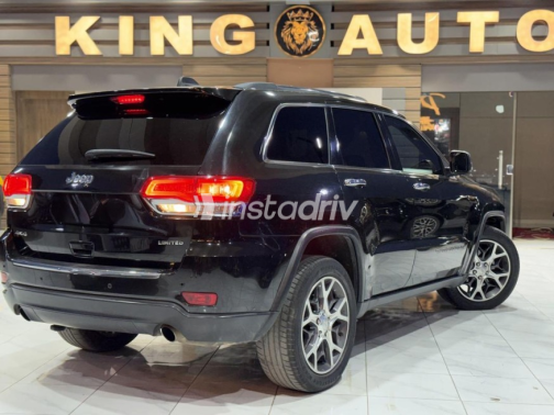 Jeep Grand Cherokee 2019 Black Automatic Used for Sale in Cairo - 4