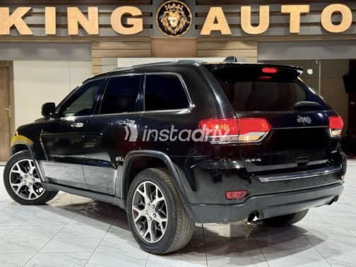 Jeep Grand Cherokee 2019 Black Automatic Used for Sale in Cairo - 6