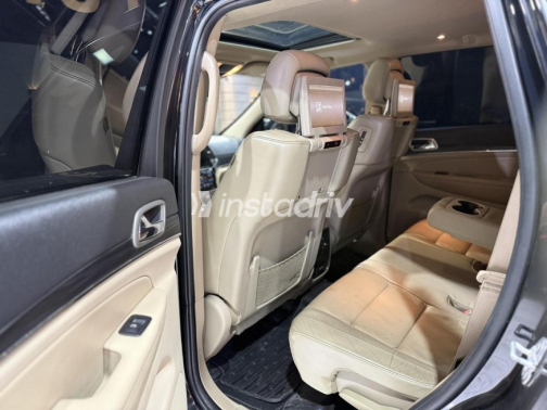 Jeep Grand Cherokee 2019 Black Automatic Used for Sale in Cairo - 9
