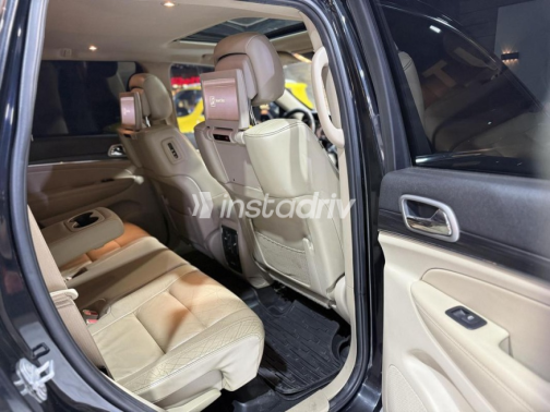 Jeep Grand Cherokee 2019 Black Automatic Used for Sale in Cairo - 10