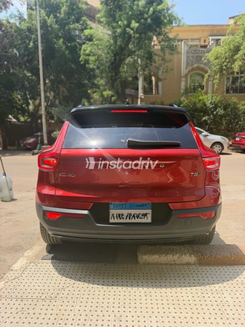 فولفو XC 40 2021 أبيض أوتوماتيك مستعملة للبيع في المعادى - 1