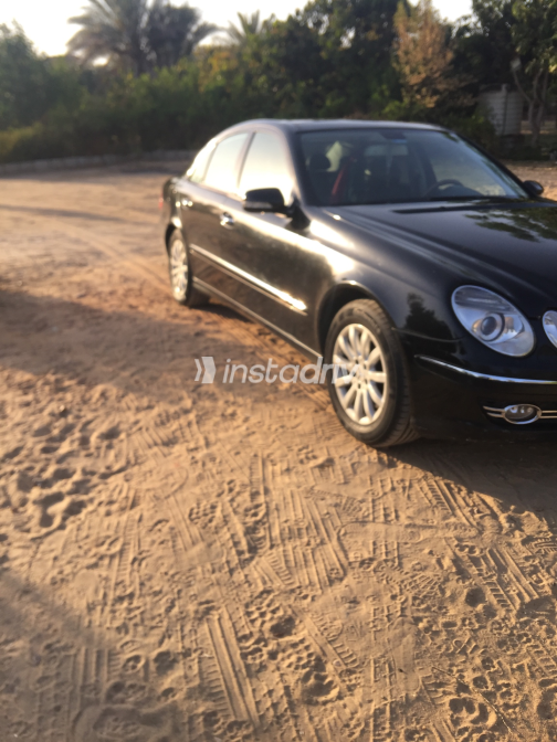 مرسيدس E 350 2008 أسود أوتوماتيك مستعملة للبيع في القاهرة - 1