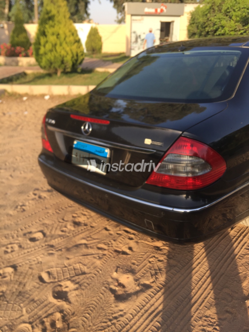 مرسيدس E 350 2008 أسود أوتوماتيك مستعملة للبيع في القاهرة - 3
