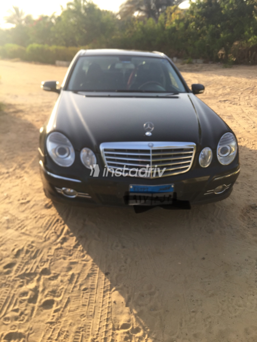 مرسيدس E 350 2008 أسود أوتوماتيك مستعملة للبيع في القاهرة - 7