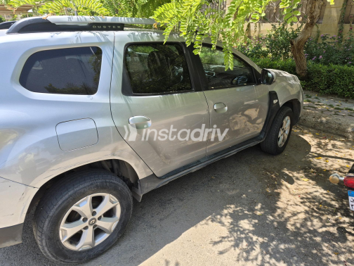 رينو داستر 2021 فضي CVT مستعملة للبيع في القاهرة - 1