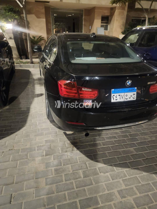 بي ام دبليو 316 2015 أسود أوتوماتيك مستعملة للبيع في القاهرة - 5