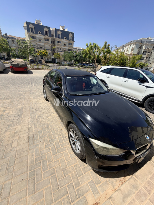 بي ام دبليو 316 2015 أسود أوتوماتيك مستعملة للبيع في القاهرة - 5