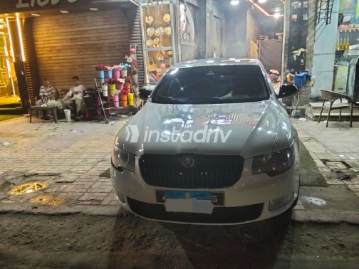 Skoda Superb 2011 White Automatic Used for Sale in Cairo - 1