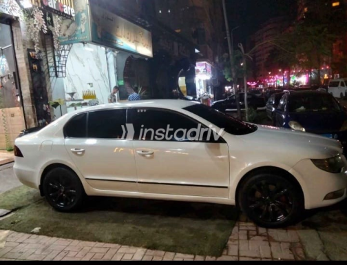 Skoda Superb 2011 White Automatic Used for Sale in Cairo - 2