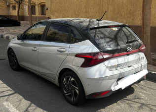 هيونداي I20 2022 فضي أوتوماتيك مستعملة للبيع في مدينتى