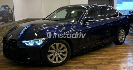 بي ام دبليو 318 2019 أزرق أوتوماتيك مستعملة للبيع في مصر الجديدة - 1