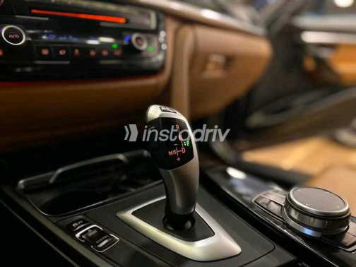 بي ام دبليو 318 2019 أزرق أوتوماتيك مستعملة للبيع في مصر الجديدة - 3