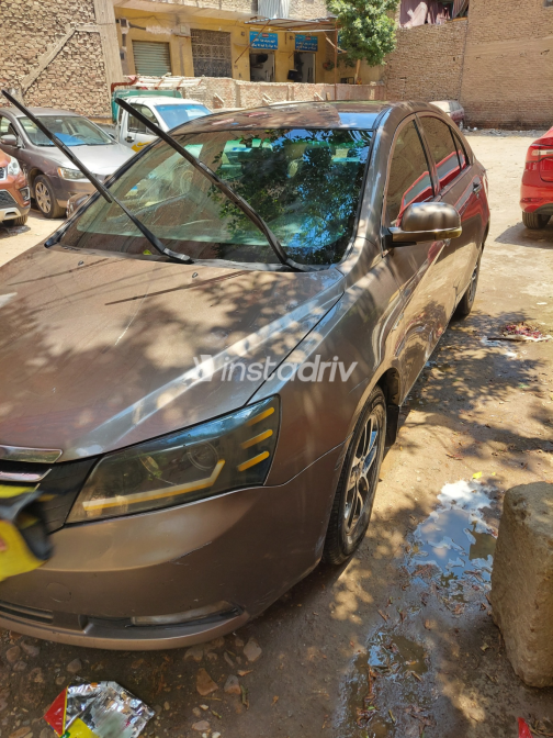 Geely Emgrand 7 2018 Bronze Automatic Used for Sale in Nasr city - 7