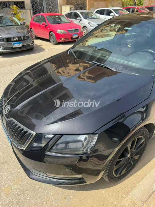 سكودا اوكتافيا A7 2020 أسود أوتوماتيك مستعملة للبيع في القاهرة - 7