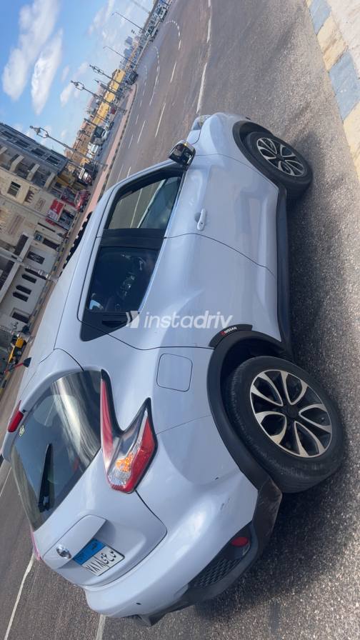 Nissan Juke 2016 Silver Automatic Used for Sale in Alexandria - 3