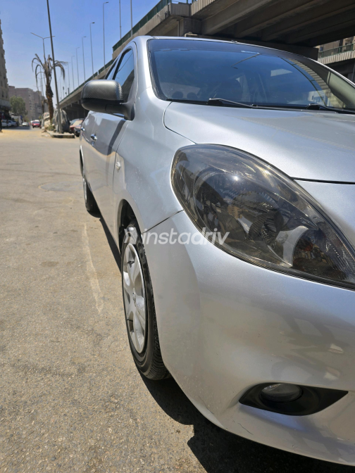 Nissan Sunny 2014 Silver Automatic Used for Sale in El Haram - 8