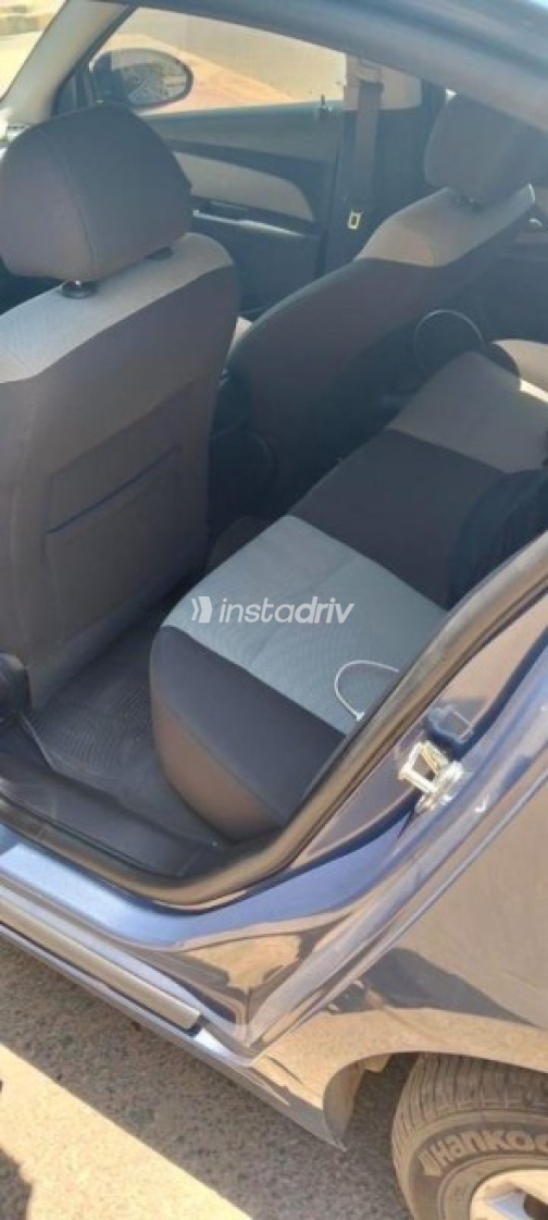 Chevrolet Cruze 2016 Dark Blue Automatic Used for Sale in Nasr city - 10