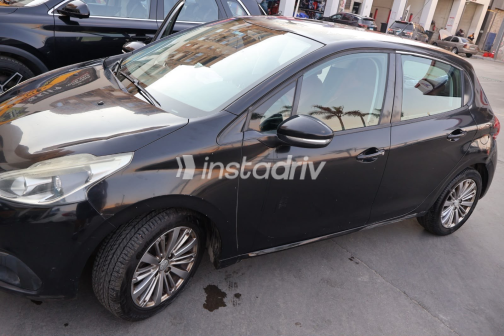 Peugeot 208 2016 Black Automatic Used for Sale in Nasr city - 1