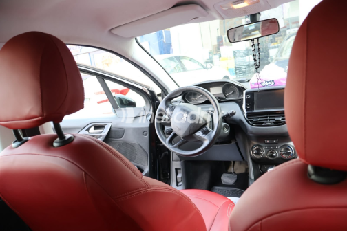 Peugeot 208 2016 Black Automatic Used for Sale in Nasr city - 6