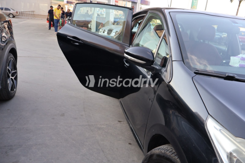 Peugeot 208 2016 Black Automatic Used for Sale in Nasr city - 7