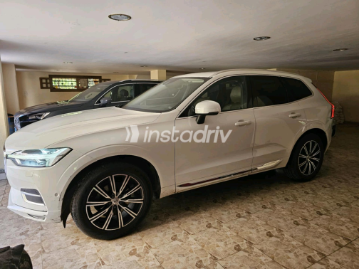 فولفو XC60 2019 أبيض أوتوماتيك مستعملة للبيع في دمياط - 9
