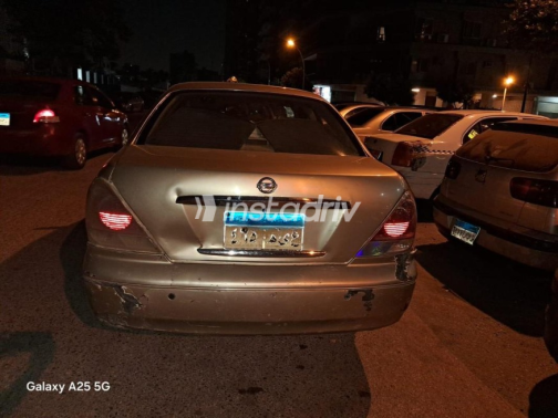 Nissan Sunny 2014 Gold Automatic Used for Sale in Cairo - 6