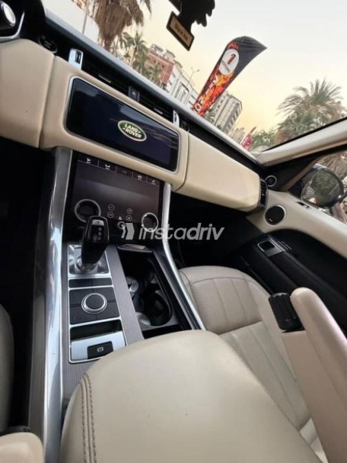 Land Rover Range Rover Sport 2022 Black Automatic Used for Sale in Nasr city - 5