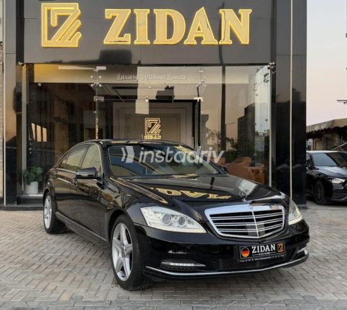 مرسيدس S 350 2009 أسود أوتوماتيك مستعملة للبيع في مدينة الشيخ زايد - 1