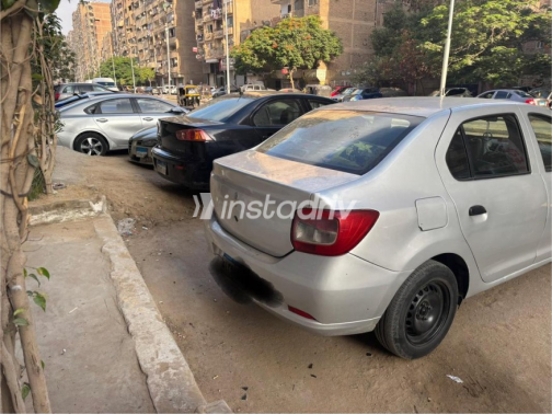 رينو لوجان 2015 رمادي أوتوماتيك مستعملة للبيع في الهرم - 2