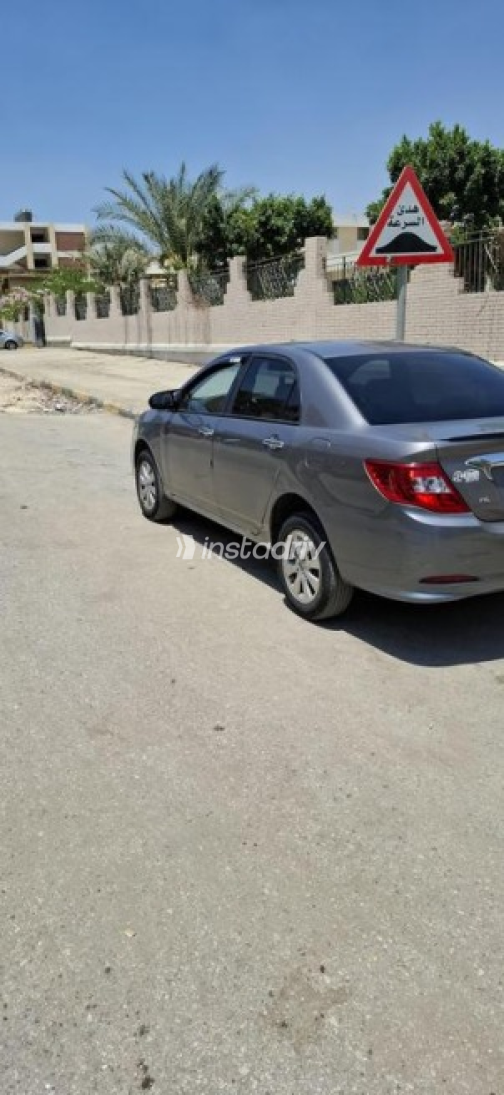 بى واى دى‬ F3 2023 أبيض يدوي مستعملة للبيع في القاهرة الكبرى ( القاهرة - الجيزة) - 2