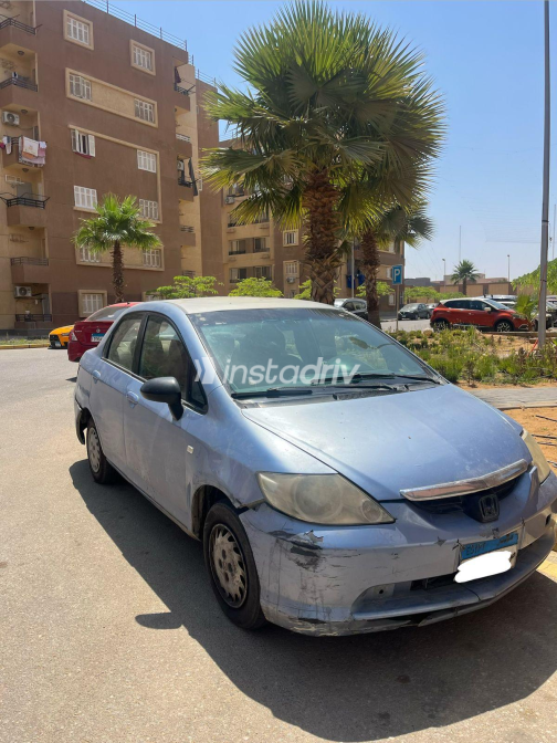 هوندا سيتى 2005 أبيض أوتوماتيك مستعملة للبيع في الجيزة - 2