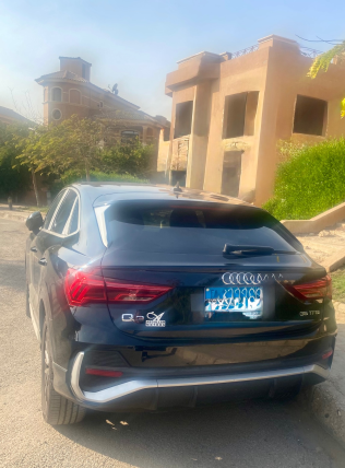 اودي Q3 2024 أسود أوتوماتيك مستعملة للبيع في مصر الجديدة