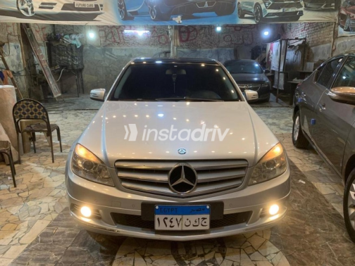 مرسيدس C 180 2009 فضي أوتوماتيك مستعملة للبيع في ميت غمر - 1