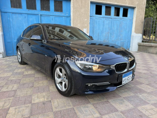 بي ام دبليو 316 2015 أزرق غامق أوتوماتيك مستعملة للبيع في الإسماعيلية - 3
