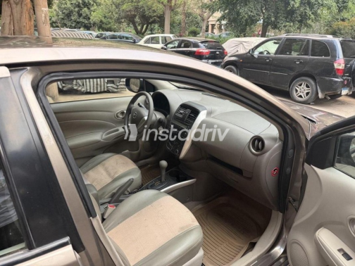 Nissan Sunny 2017 White Automatic Used for Sale in Greater Cairo ( Cairo + Giza) - 3