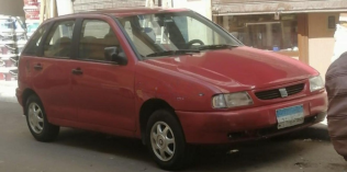 سيات ابيزا 1994 أحمر يدوي مستعملة للبيع في الإسكندرية