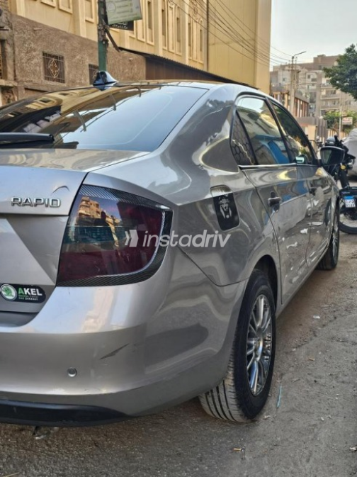 سكودا رابيد 2013 شامبين يدوي مستعملة للبيع في بنها - 7