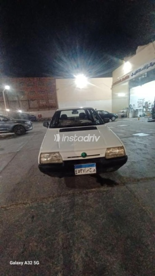 سكودا فيفوريت 1994 أبيض يدوي مستعملة للبيع في سوهاج - 4