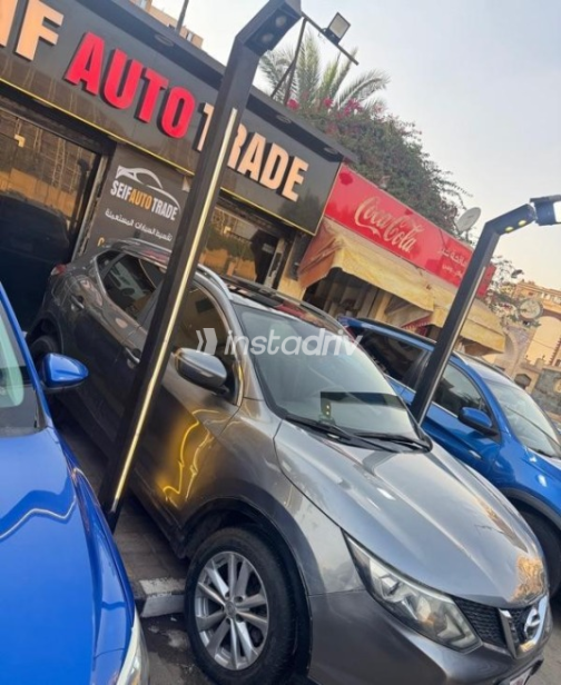 Nissan Qashqai 2016 Gray Automatic Used for Sale in Heliopolis - 4
