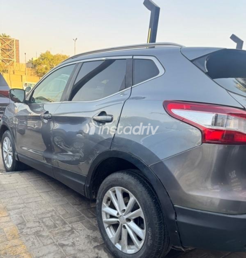 Nissan Qashqai 2016 Gray Automatic Used for Sale in Heliopolis - 7
