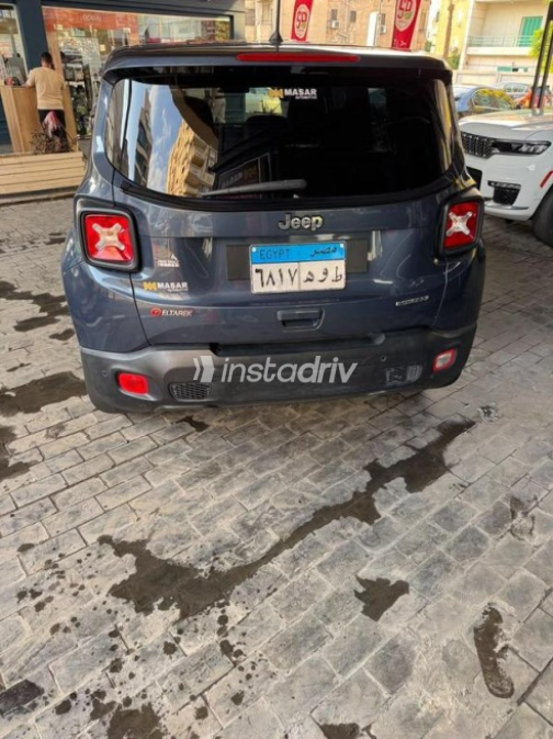 جيب رينيجيد 2022 أزرق غامق أوتوماتيك مستعملة للبيع في مصر الجديدة - 3