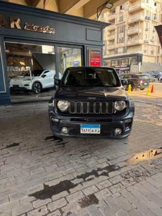جيب رينيجيد 2022 أزرق غامق أوتوماتيك مستعملة للبيع في مصر الجديدة