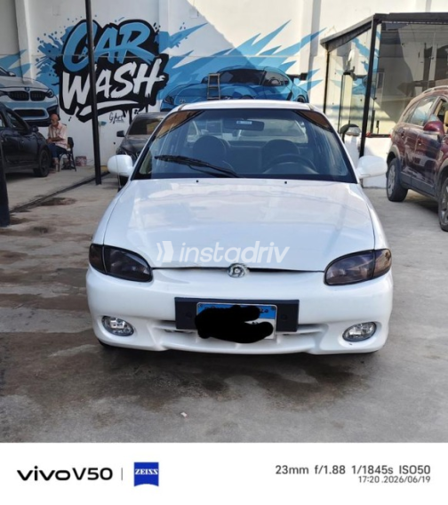 هيونداي اكسنت 2000 أبيض يدوي مستعملة للبيع في أبو كبير - 1