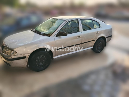سكودا اوكتافيا A4 2006 فضي يدوي مستعملة للبيع في القاهرة - 2