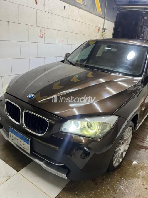 بي ام دبليو X1 2013 بني أوتوماتيك مستعملة للبيع في كفر الشيخ - 2