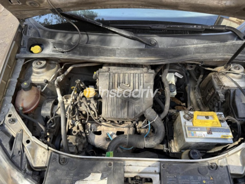 Renault Logan 2015 Gold Manual Used for Sale in Alexandria - 1