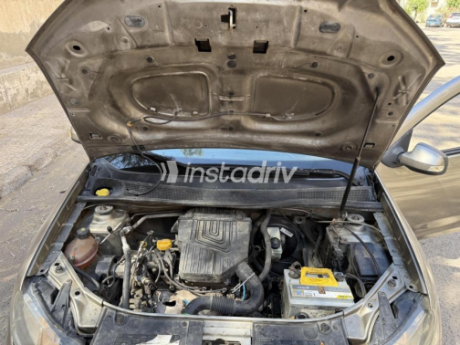 Renault Logan 2015 Gold Manual Used for Sale in Alexandria - 2