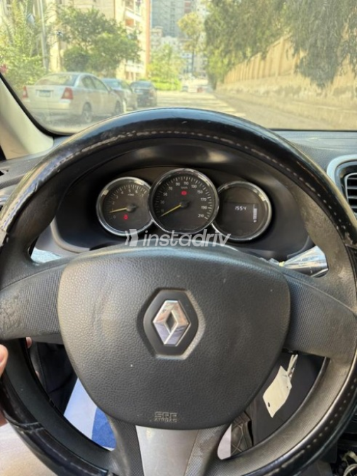 Renault Logan 2015 Gold Manual Used for Sale in Alexandria - 3