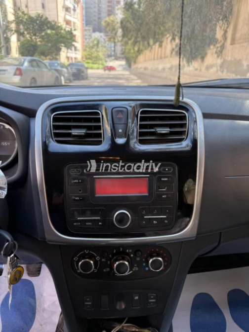 Renault Logan 2015 Gold Manual Used for Sale in Alexandria - 4